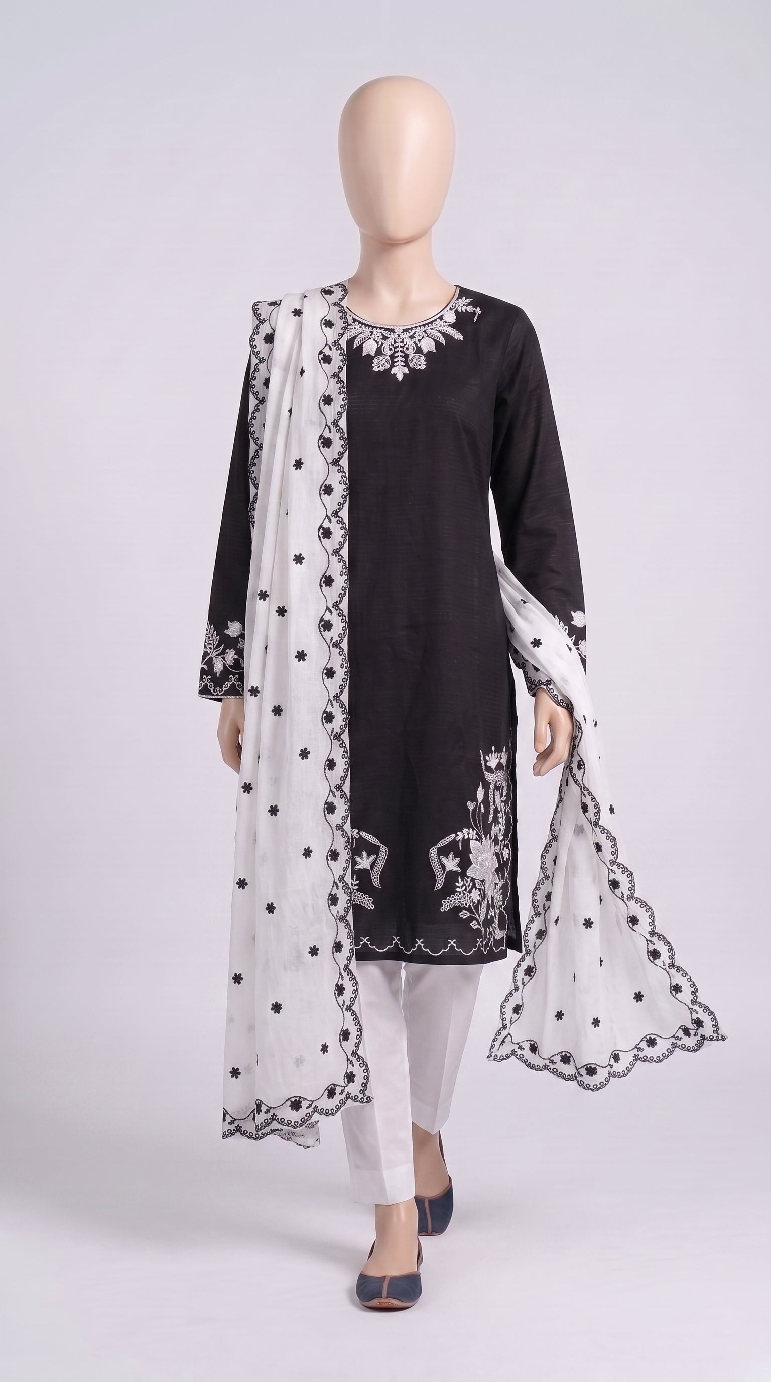 Black & White Floral Embroidered 3-Piece — view 3