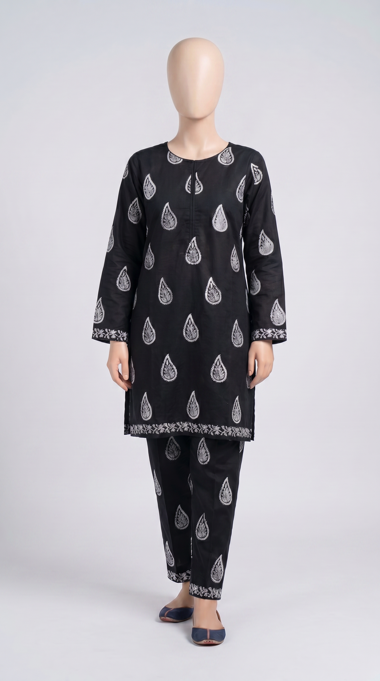 Monochrome Paisley Block Print Set — view 1