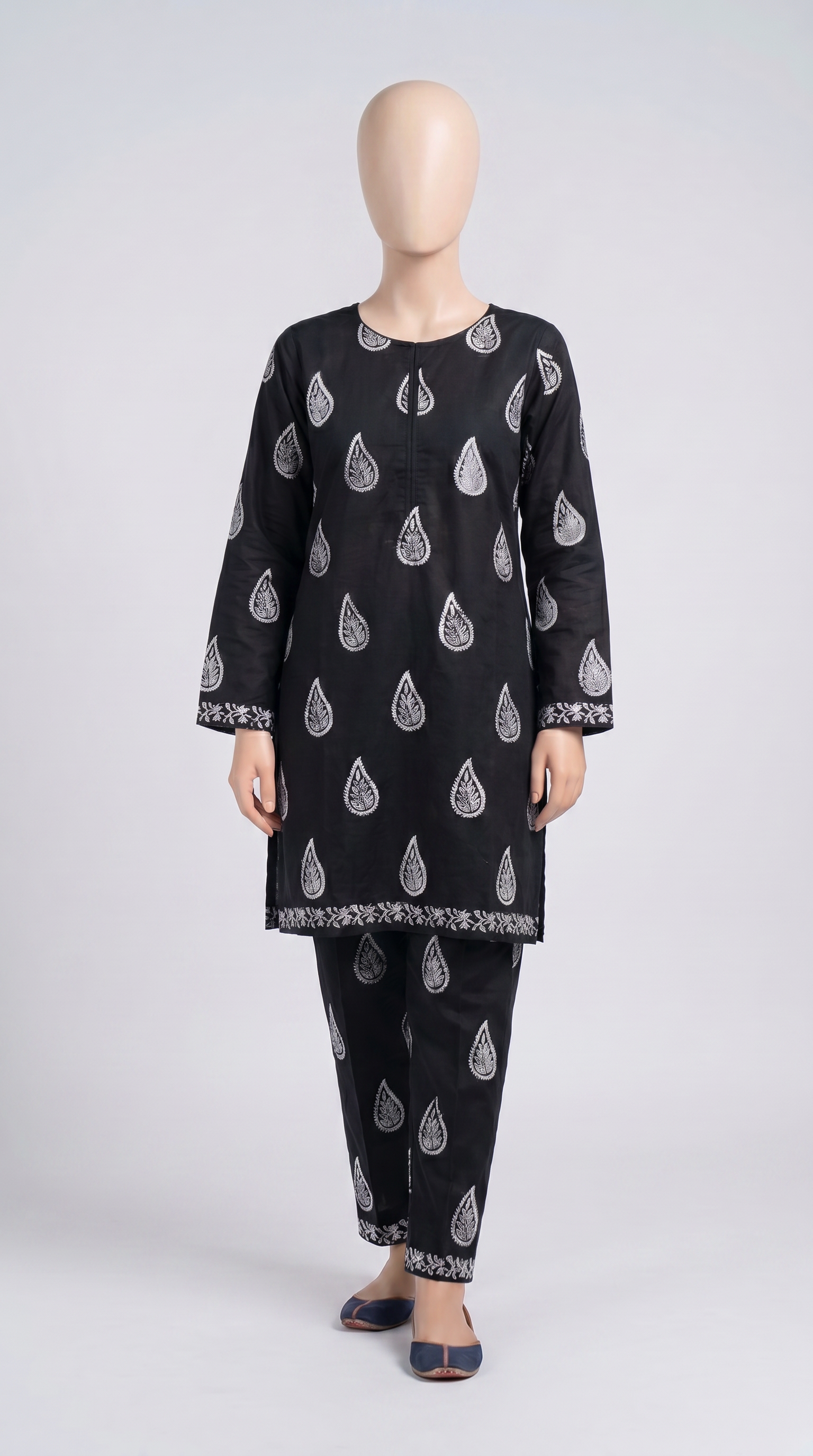 Monochrome Paisley Block Print Set — view 1