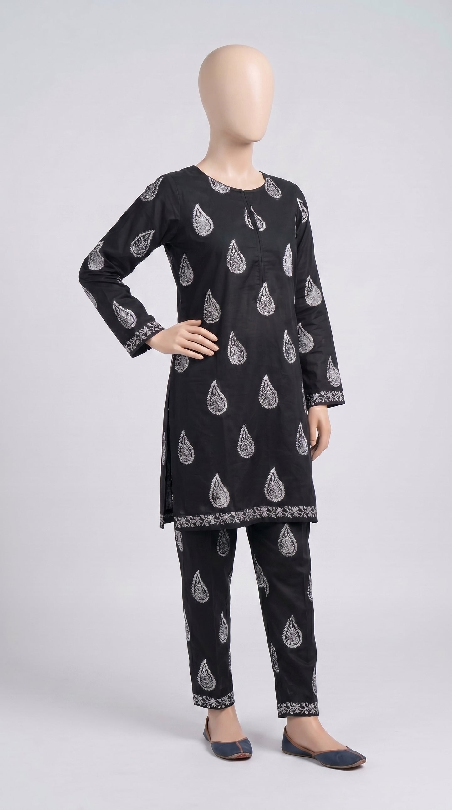 Monochrome Paisley Block Print Set — view 3